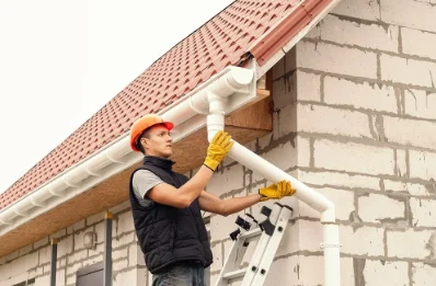 Pose et remplacement de gouttières à Laillé